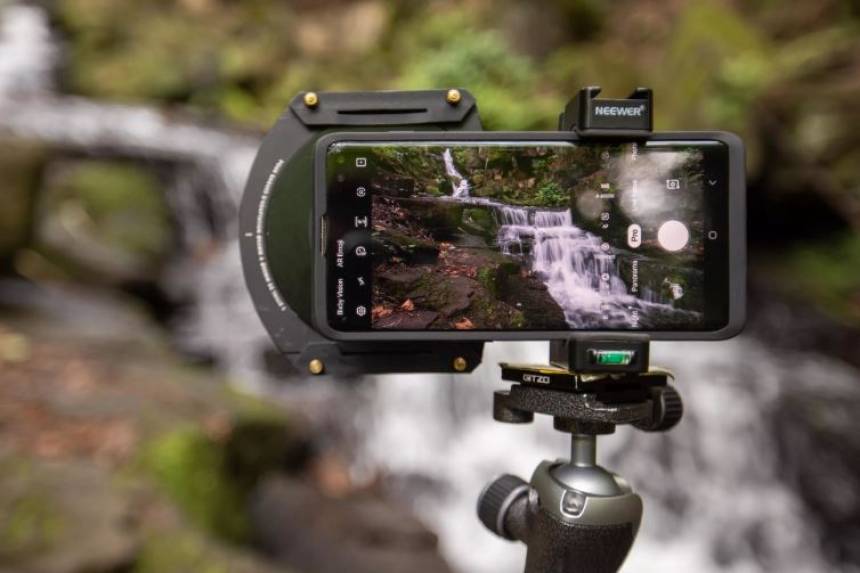 Algumas fotos exigem hardwares extras como tripés ou lentes grandes angulares externas.(Foto: Andrew Hoyle/CNET)